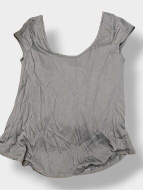 BRA TOPS EUC Scoop Neck Cap Sleeve Tee — Size Medium